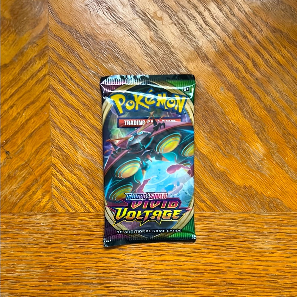 Pokemon Sword & Shield Vivid Voltage Pack - Green and Yellow